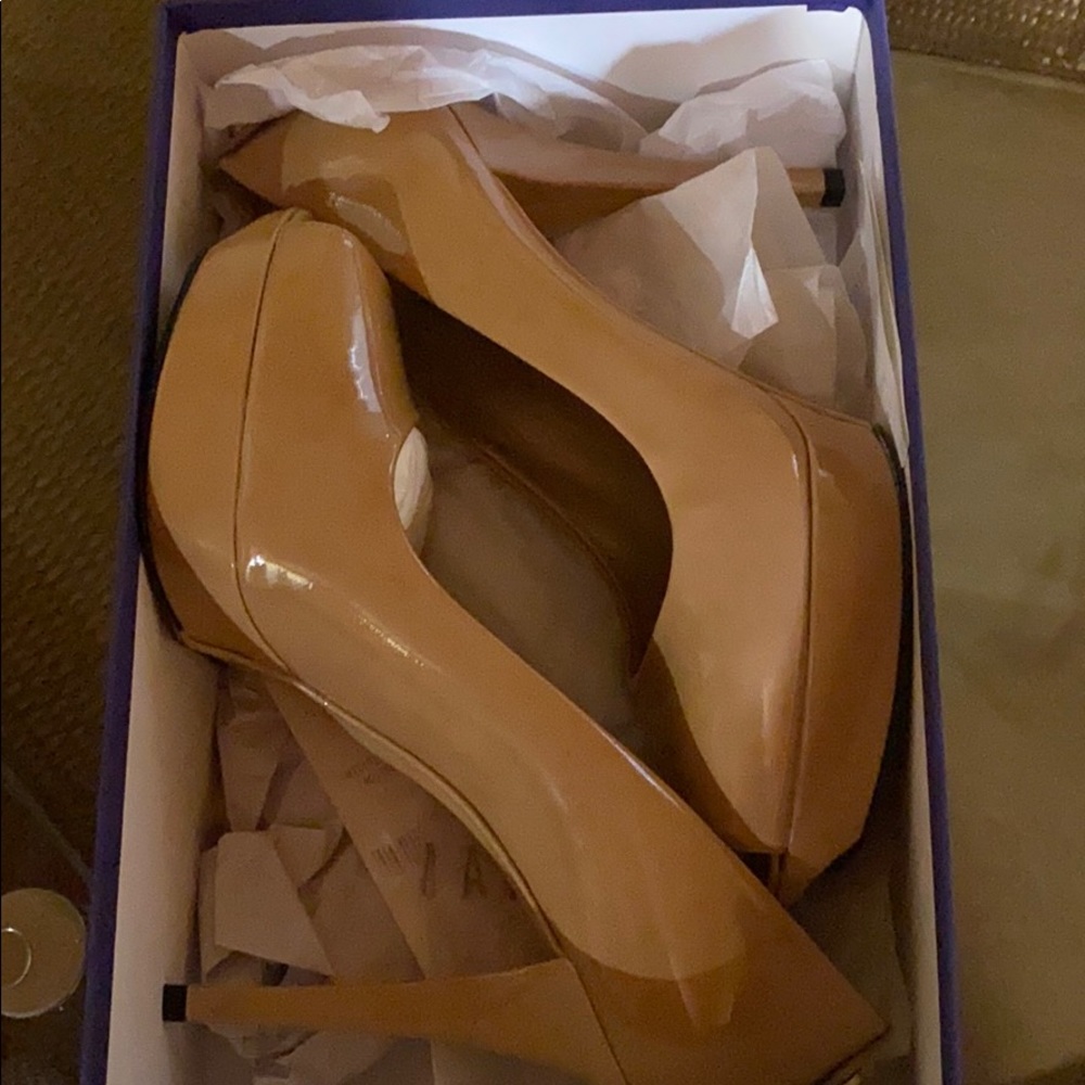 Stuart Weitzman platform pumps